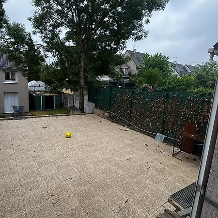 15 Min De Paris, 5 Minutes A Pieds Rer Dans Zone Pavilonnaire Appartement Bondy